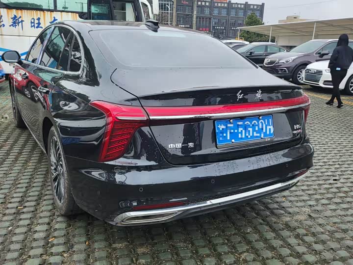 Фото 4 - Hongqi H5