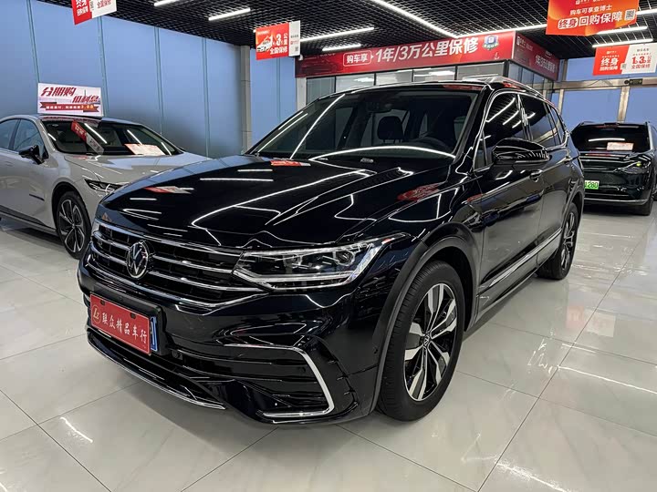 Фото 1 - Volkswagen Tiguan L Pro