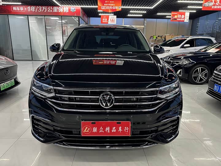 Фото 2 - Volkswagen Tiguan L Pro