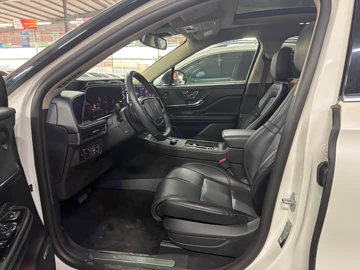 Фото 6 - Lincoln Corsair