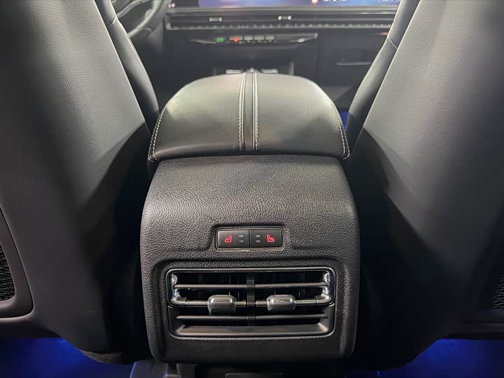 Фото 8 - Lincoln Corsair