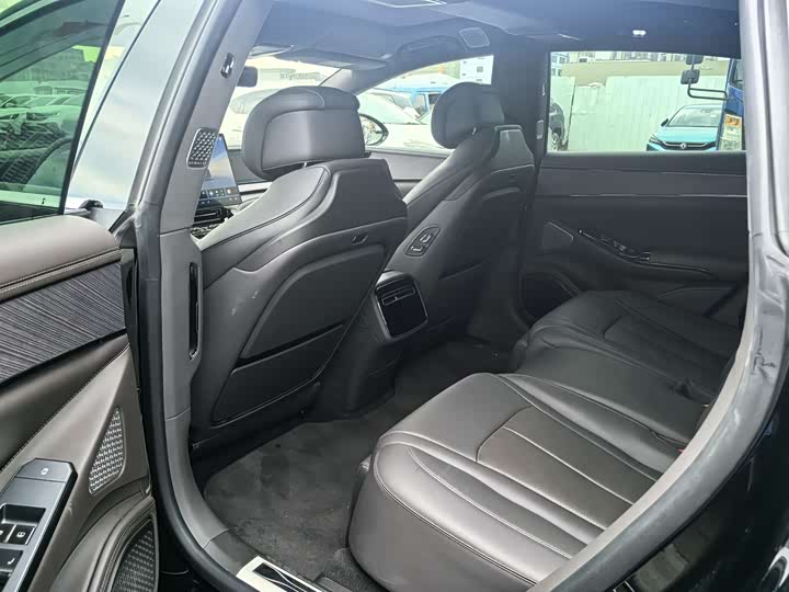 Фото 9 - Denza Z9