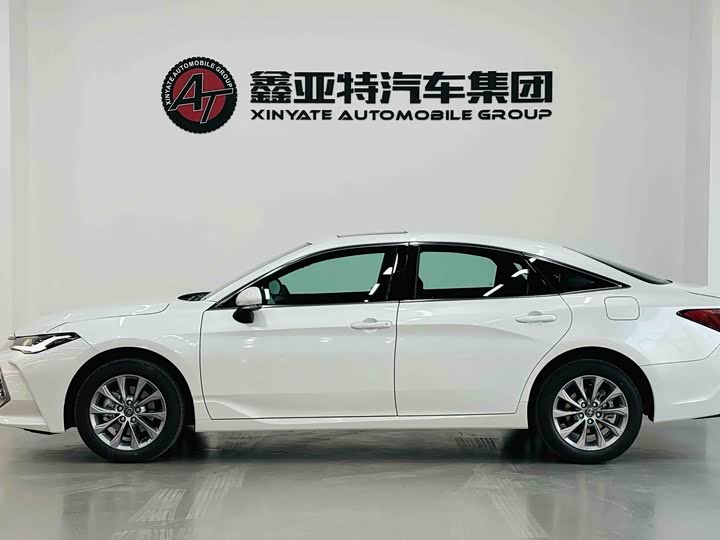 Фото 3 - Toyota Avalon