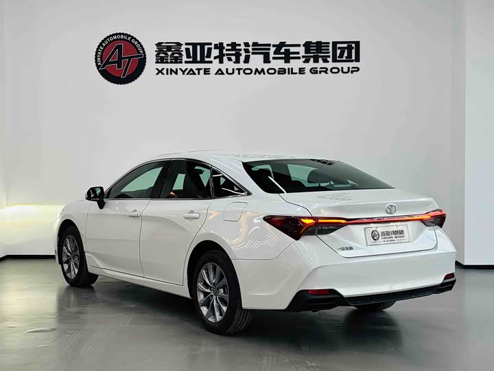 Фото 4 - Toyota Avalon