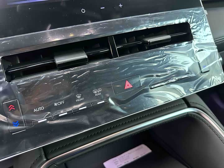 Фото 8 - Toyota Avalon