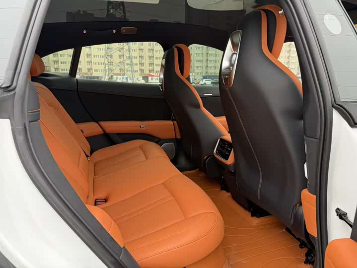 Фото 3 - Xiaomi YU7