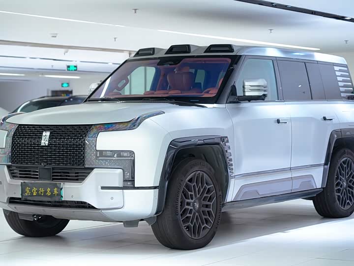 Фото 1 - BYD Yangwang U8