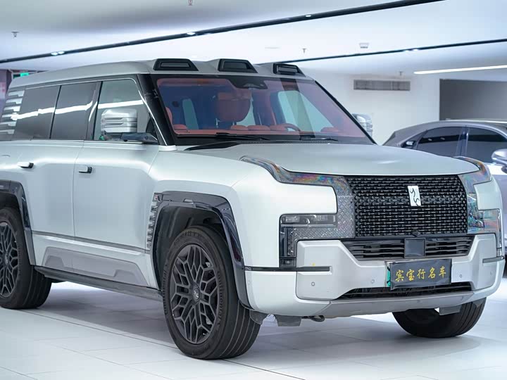 Фото 3 - BYD Yangwang U8