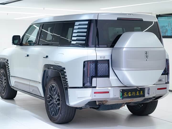 Фото 4 - BYD Yangwang U8