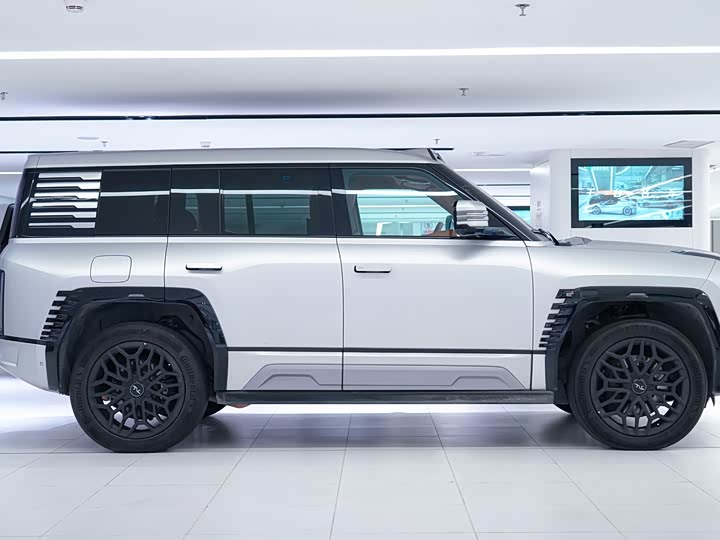 Фото 7 - BYD Yangwang U8