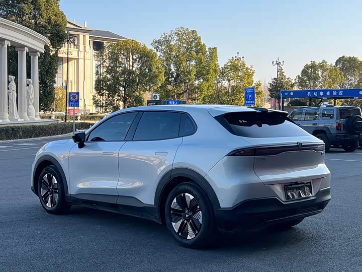 Фото 9 - Changan Deepal S05