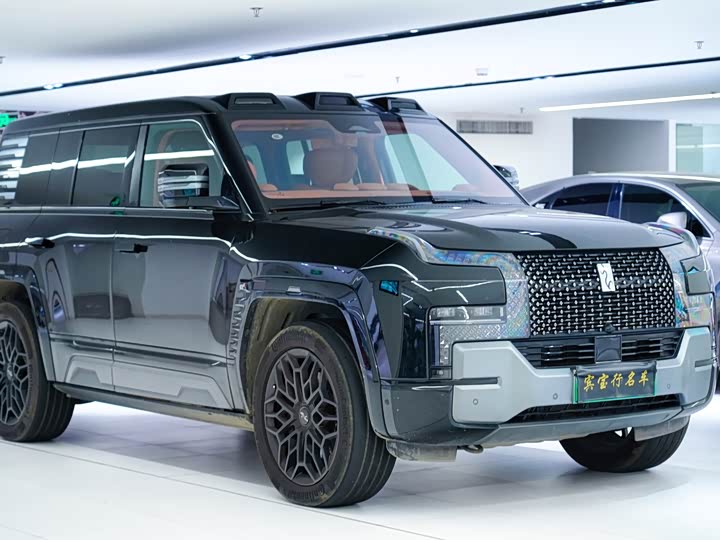 Фото 3 - BYD Yangwang U8