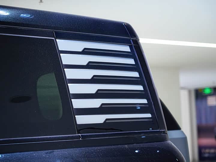 Фото 7 - BYD Yangwang U8