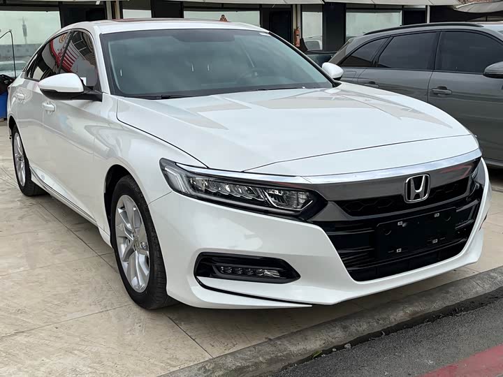 Фото 3 - Honda Accord