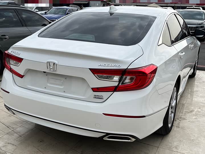 Фото 4 - Honda Accord