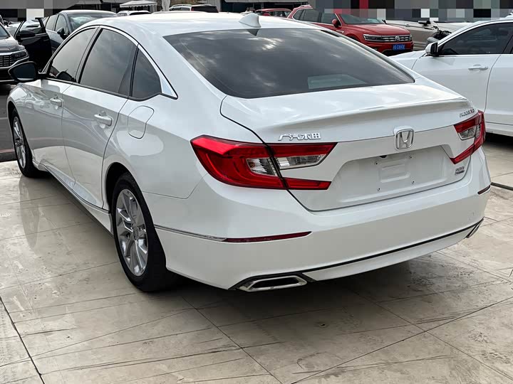 Фото 6 - Honda Accord