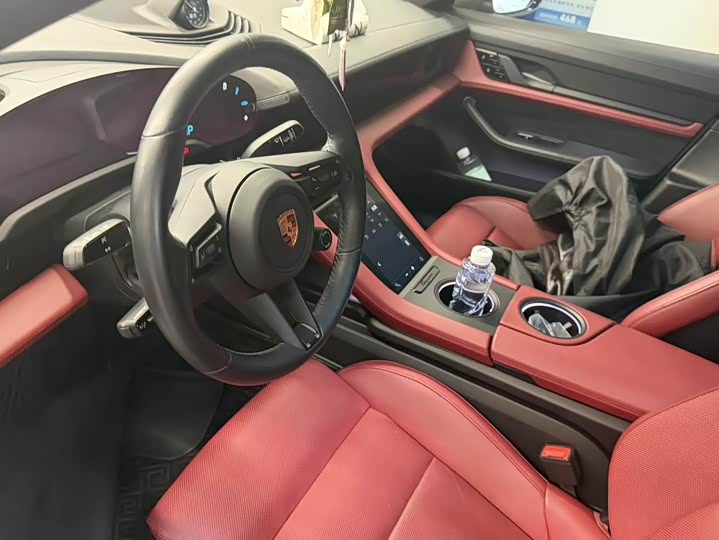 Photo 8 - Porsche Taycan