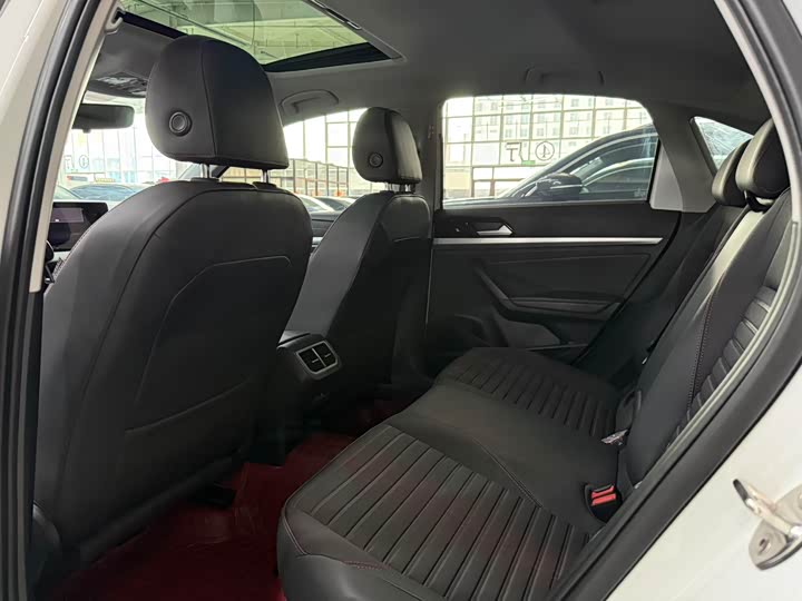 Фото 6 - Volkswagen Lavida