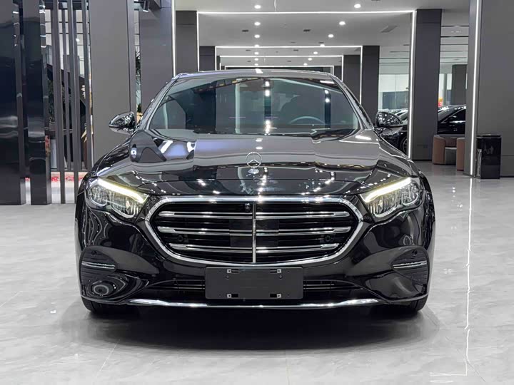 Photo 2 - Mercedes-Benz E-Class