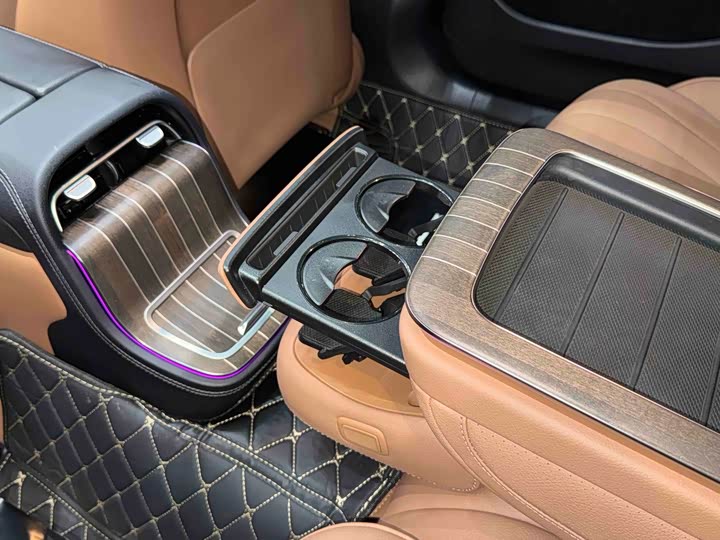 Photo 7 - Mercedes-Benz E-Class