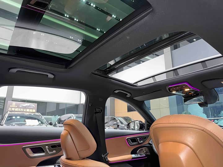 Photo 8 - Mercedes-Benz E-Class