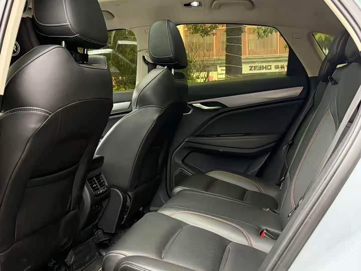 Фото 6 - Geely Tugella S