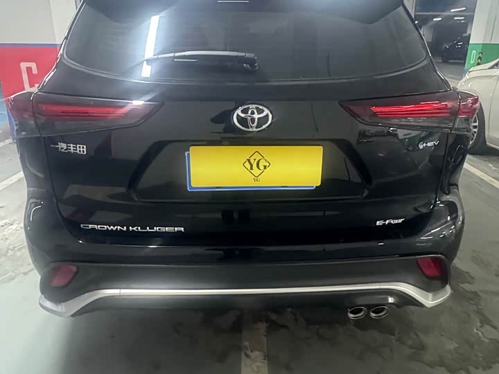 Фото 7 - Toyota Crown Kluger