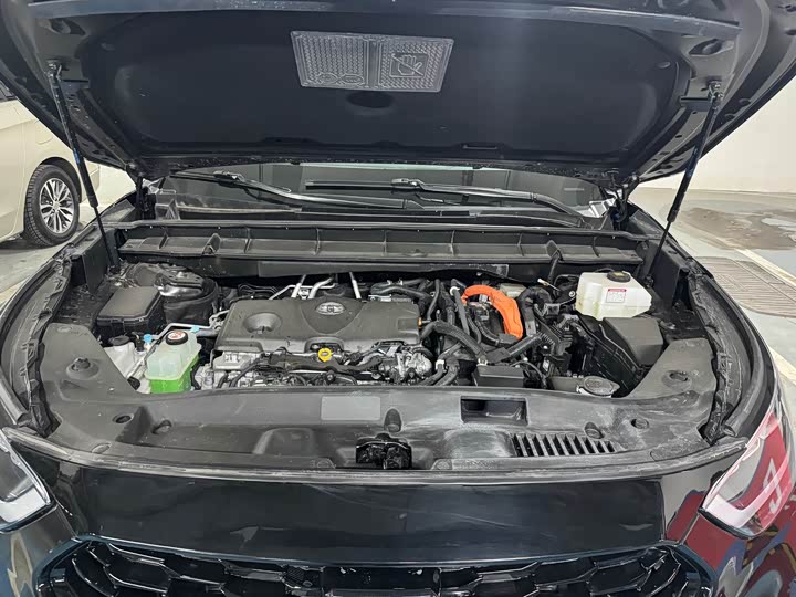 Фото 9 - Toyota Crown Kluger