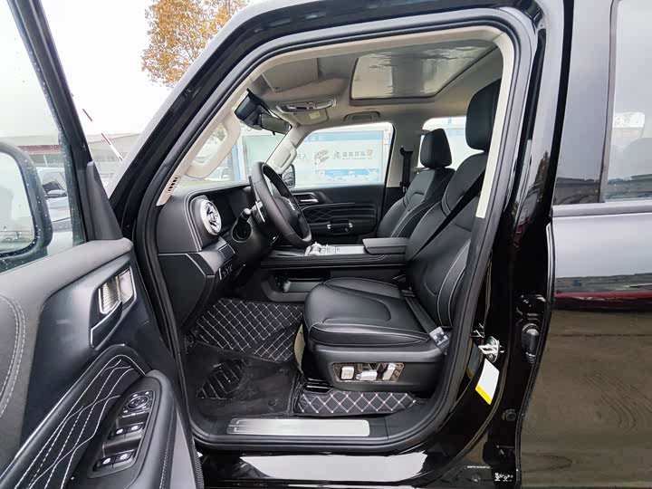 Фото 7 - Tank 300