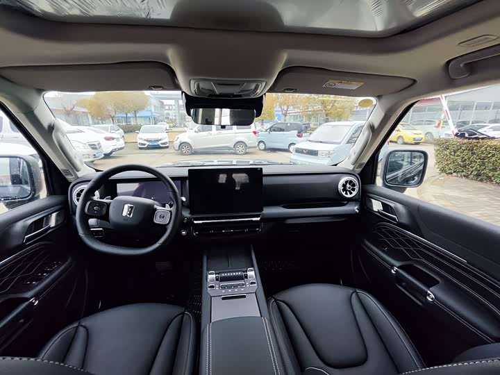 Фото 8 - Tank 300