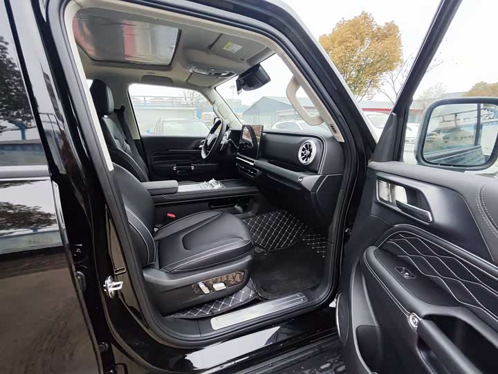 Фото 9 - Tank 300