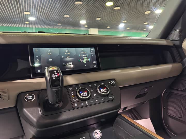 Фото 6 - Land Rover Defender