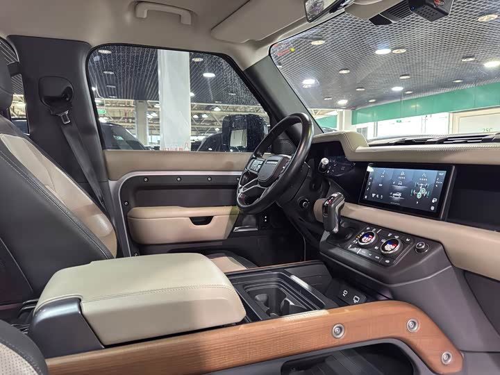 Фото 8 - Land Rover Defender