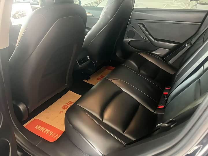 Фото 6 - Tesla Model 3