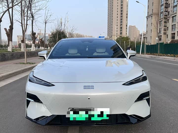 Photo 1 - Geely Galaxy E8