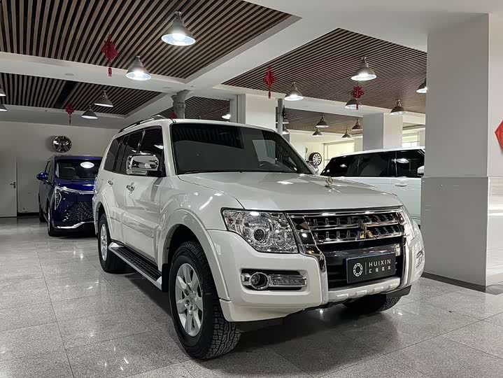 Фото 3 - Mitsubishi Pajero
