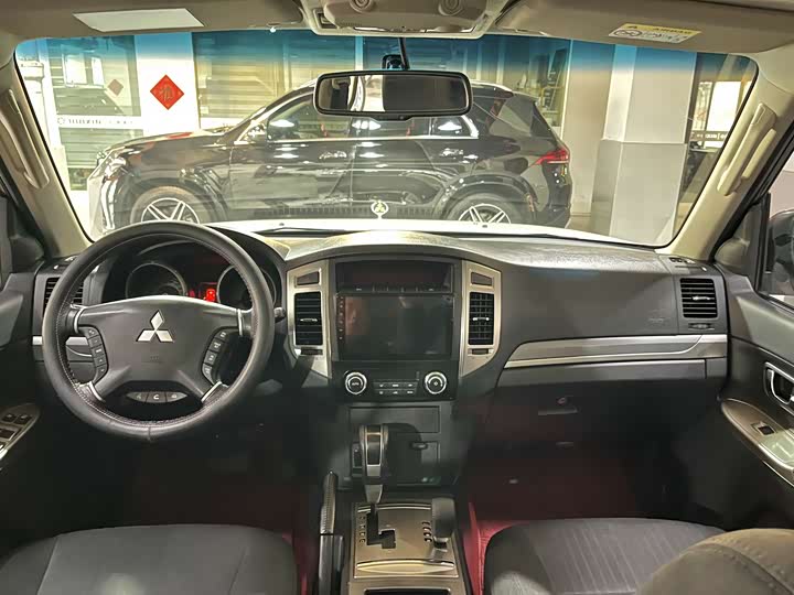 Фото 7 - Mitsubishi Pajero