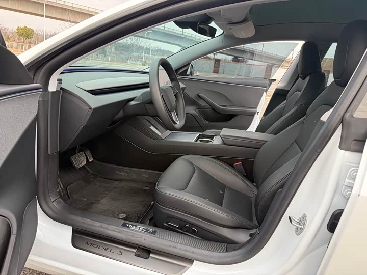 Фото 9 - Tesla Model 3