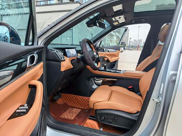 Фото 5 - Geely Atlas L