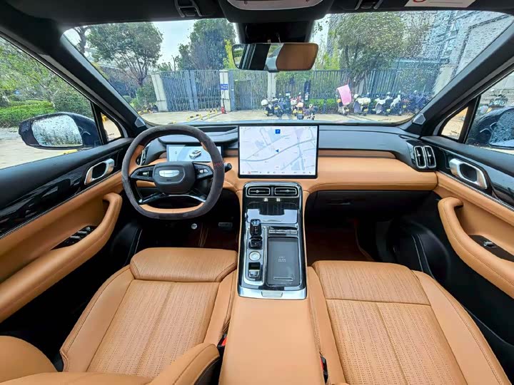 Фото 7 - Geely Atlas L