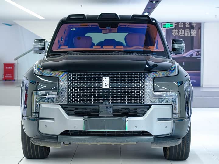 Фото 2 - BYD Yangwang U8