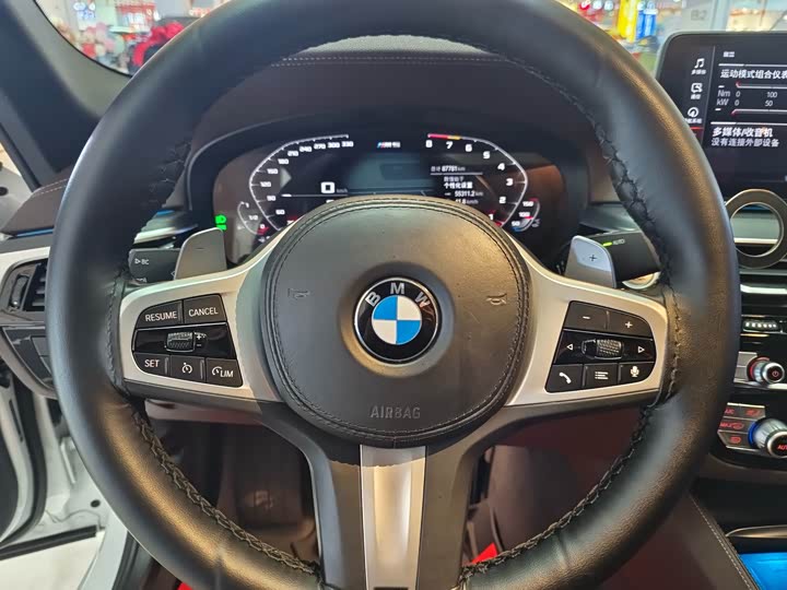 Фото 9 - BMW 5 Series