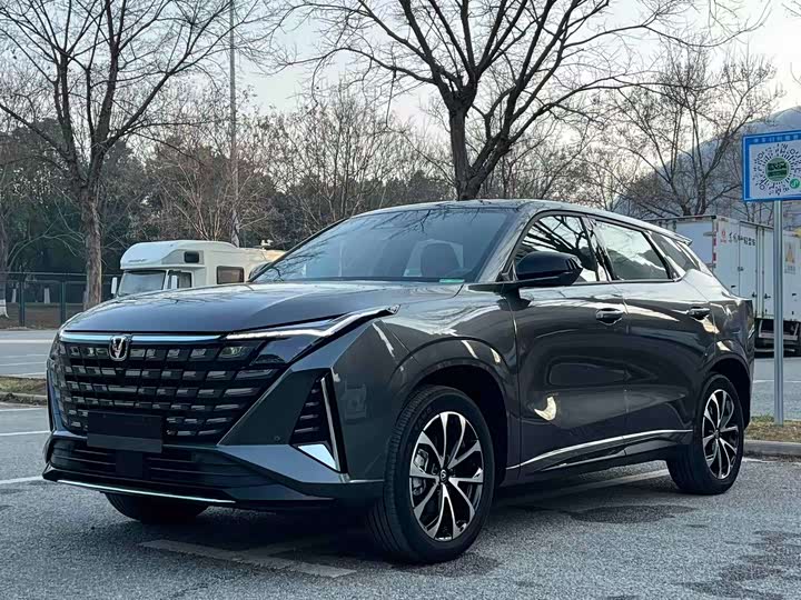 Фото 1 - Changan UNI-Z Hybrid