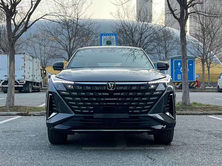 Фото 2 - Changan UNI-Z Hybrid