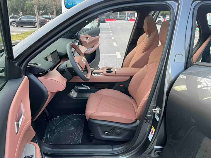 Фото 4 - Changan UNI-Z Hybrid