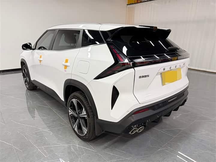 Фото 4 - Geely Atlas