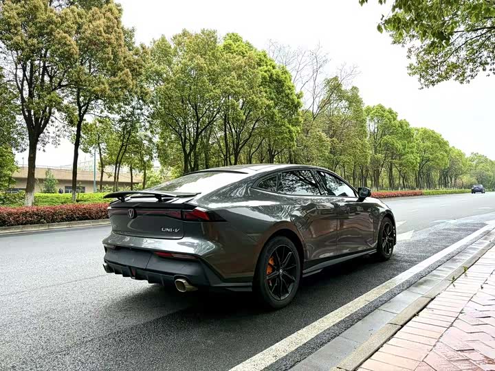 Photo 5 - Changan UNI-V