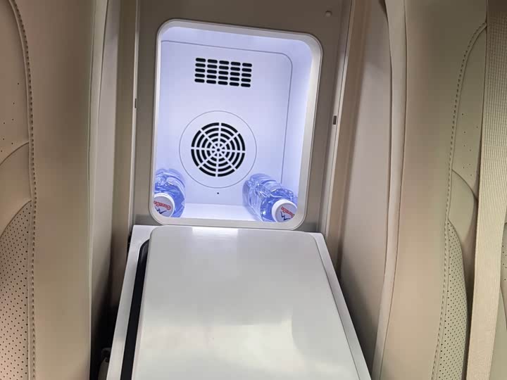 Фото 9 - Denza Z9