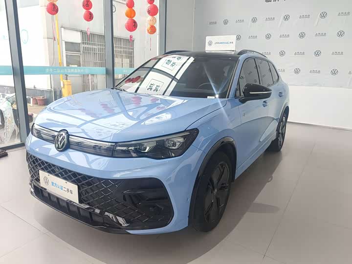 Фото 1 - Volkswagen Tiguan L Pro