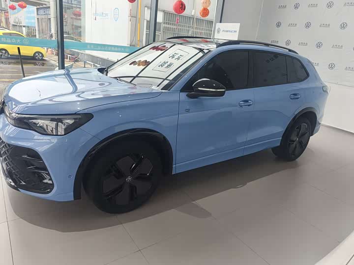 Фото 3 - Volkswagen Tiguan L Pro